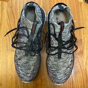 Adidas Men’s athletic shoes sz13